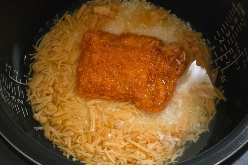 ファミチキとなめたけの炊き込みご飯
