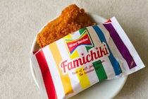 ファミチキを炊飯器に丸ごと投入　一流シェフ考案の「炊き込みご飯」がスゴかった