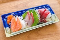 お刺身を食べるとき“コレ”をやる人が「考えられない…」　訴えに約6割が共感