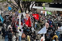反戦呼びかけるデモの「とっとと死ね」プラカード表記が物議　「平和って何だろう」と話題に