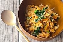 フライパンひとつ、炊飯器もいらない「ビビンバ」　生米からご飯も具材もまとめて完成