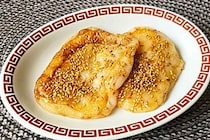 このウマさ、悪魔的…　餅×オイスターソースの「あまじょっぱいごま餅」が止まらない