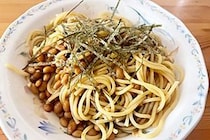 納豆パスタに“コレ”入れて　レンチンだけなのに驚くほどウマくなる