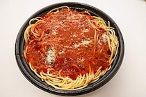 ローソン“盛りすぎミートソース”がもはや狂気　持った瞬間「重っ！」と笑った