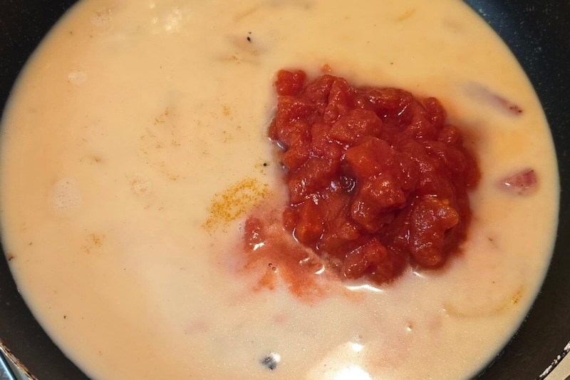 トマトクリームパスタ