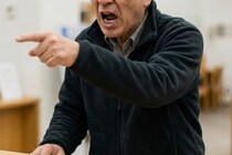 「美人だと思ってたのにブスじゃん」接客現場での“理不尽クレーム”に、女性芸人が一喝「面白さの欠片もない」