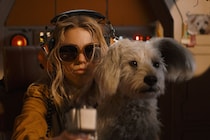 愛犬を救うタイムリミットは72時間！　ただのガールズ戦闘モノじゃない映画『スーパーガール』が描く新たな姿