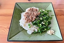 くまの限界食堂「ツナまぜそば」がヤバい美味さ　旨ダレが麺に絡んで箸が止まらない…