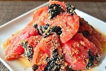トマトサラダなのにご飯がすすむ！　3分で作る「韓国風サラダ」が激ウマ