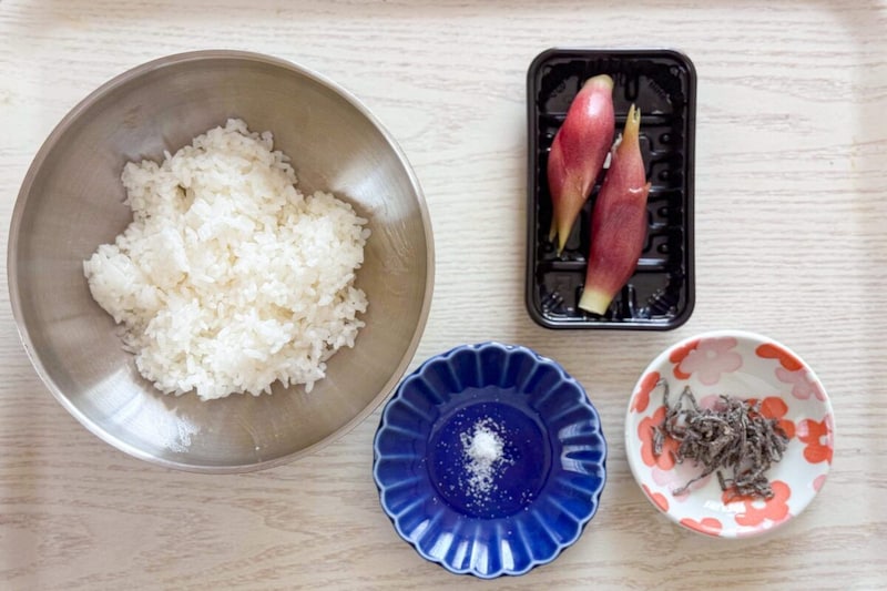 みょうがと塩昆布のおにぎり
