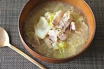 食べすぎた日にちょうどいい　キャベツたっぷりでも満足できる「旨味スープ」