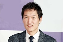 千原ジュニア、首都高で黒の高級車に並走され… “強面ドライバー”が放った「まさかの行動」
