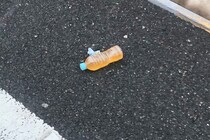 高速道路に投棄された爆弾「尿入りペットボトル」に全国のドライバー激怒　NEXCO東日本も「非常に危険」と警鐘