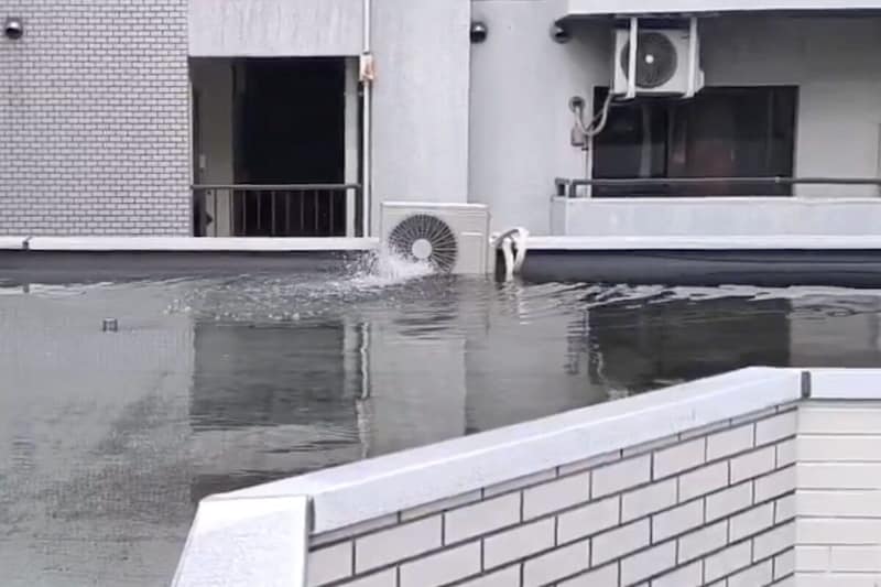 浸水で大ピンチの室外機