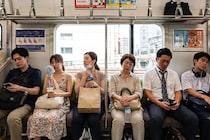 美人アナ、電車内で「すごく気になること」に相次ぐ共感　「お互いに不快」「男ですがわかる！」