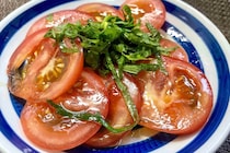 キンキンに冷やしたトマトにコレかけて　けんた食堂の“酸味ダレ”が晩酌に最高