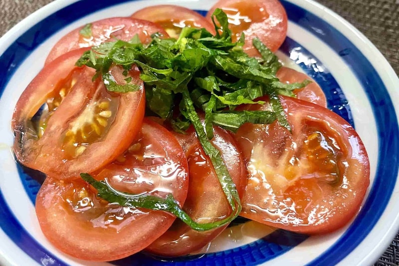 キンキンに冷やしたトマトにコレかけて　けんた食堂の“酸味ダレ”が晩酌に最高