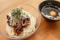 笠原将弘さんの「ラー油肉そうめん」が最高すぎた　めんつゆに飽きたらコレ