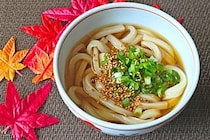 「3日連続で食べてます」レンジだけで作れる“5分醤油うどん”　お手軽でハマる