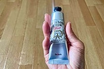デオナチュレ「足指さらさらクリーム」を試してみた　直塗りOKで使いやすい