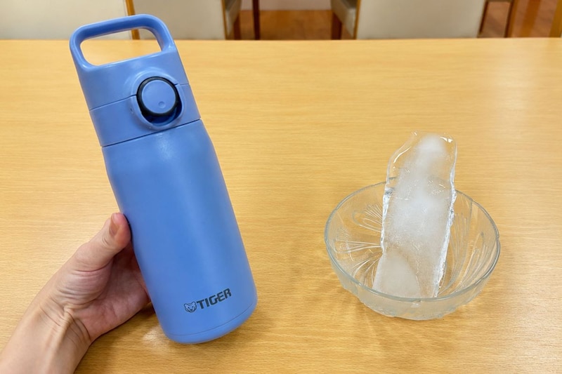 自衛隊「水筒に氷たくさん入れても無意味」→理系ユーザーが反論 タイガー魔法瓶に「ベストな氷の入れ方」聞いた