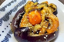 レンチンだけで作れる「なすユッケ」　とろとろで濃厚ダレと卵黄が絡んで幸せ