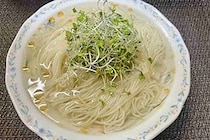 もうめんつゆ買わないかも　混ぜるだけでそうめんが“冷やし塩ラーメン”に