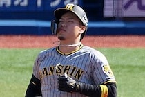 佐藤輝明が“打撃不振”に陥った要因は？　デーブ大久保氏が分析「アウトのなり方が…」