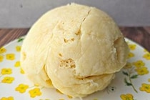 材料2つとアイラップで作る「もちふわ蒸しパン」が最高　レンチン3分の簡単おやつ