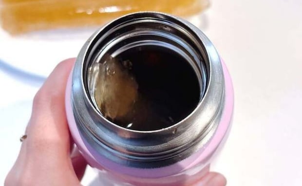 【やってたらすぐやめて!】水筒に麦茶入れるだけはNG!?「冷たくて薄まらない」「家のもので完結」