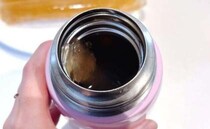 【やってたらすぐやめて！】水筒に麦茶入れるだけはNG！？「冷たくて薄まらない」「家のもので完結」