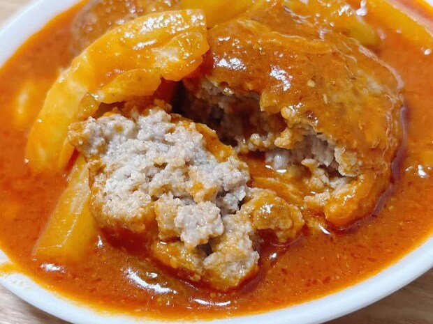 煮込みハンバーグ