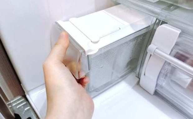 【お願い！製氷機にその水、入れないで！】「やっちゃってた〜」の声続出！カビや雑菌繁殖の原因に！