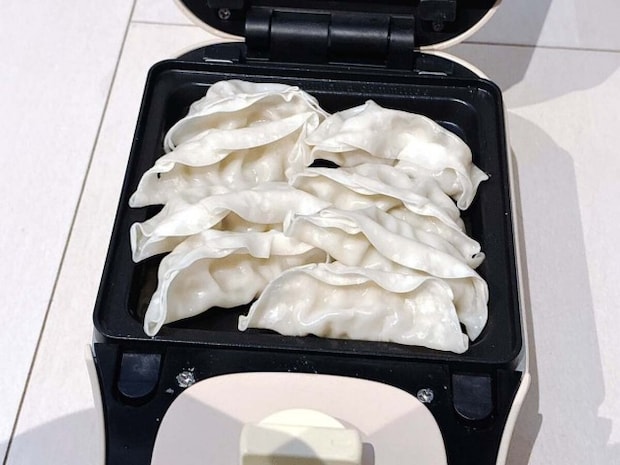 ホットサンドメーカーで餃子