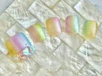 梅雨と初夏を楽しむハンド＆フットネイル：ネイリストが提案する季節のデザイン