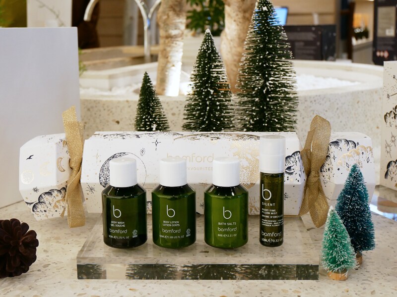 バンフォード トラベルフェイバリットギフト 2025年クリスマスコフレ