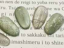 ネイルで2025年の秋冬を思い切り楽しむ：ネイリストが提案する季節のデザイン