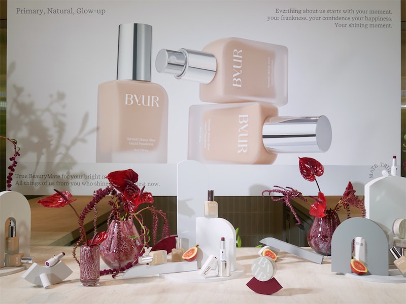 ByUR（バイユア）初のリキッドファンデ発売！パウダーやグロースティックの新色も登場