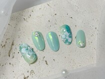 お祝いシーンを華やかに彩るカラー別ブライダルネイル：ネイリストが提案する季節のデザイン