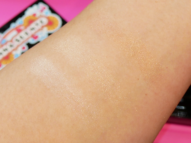 アナスイ 01 チアフルベージュなごきげんパレット 発色