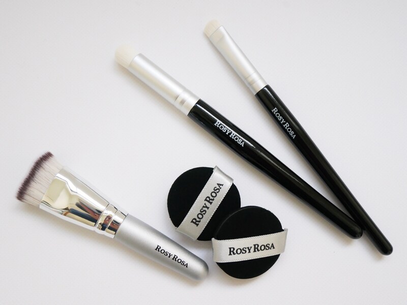 ロージーローザの人気ファンデブラシ＆パフにプチサイズ登場！ポイントメイクブラシセットも