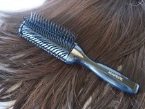 プチプラ実力派マペペから「静電気除去ブローブラシ」発売！この冬は髪のパチパチを回避