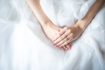2026年ブライダルネイルのおすすめは？：ネイリストが提案する季節のデザイン