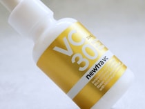 95名の皮膚科医から生まれたマーベセラーよりビタミンC30％配合の美容液が誕生