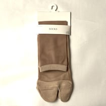 【3COINS】なんか踏ん張れる気がする「足袋ストッキング」はまとめ買い必至