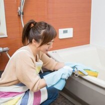 ちょっと気持ち悪い……お風呂場の“ヌメリ”の正体と予防策を教えて！