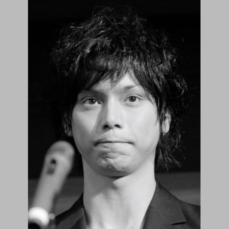 水嶋ヒロが「イケパラの難波先輩と同一人物とは思えない」!激変という言葉がぴったりな「白T姿」に驚きの声