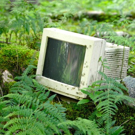 古いパソコンを処分したいけど……情報漏洩のリスクがない安全な方法はこれ!