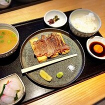 【実食ルポ】京都「超一流ホテル」の極上朝食を体験！朝から近江牛があぶられて―