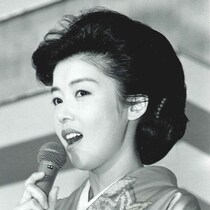 YOUも惚れた！？藤あや子が「意外なお茶目素顔」明かして羨望の反響「ギャラリーも営むスーパーウーマンです」